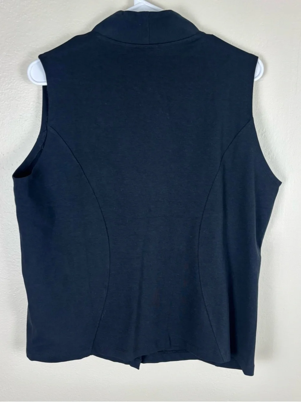 Tasc Performance Vest Women’s Sz XL Black Asymmetrical Zip Organic Cotton Bamboo - Picture 6 of 6
